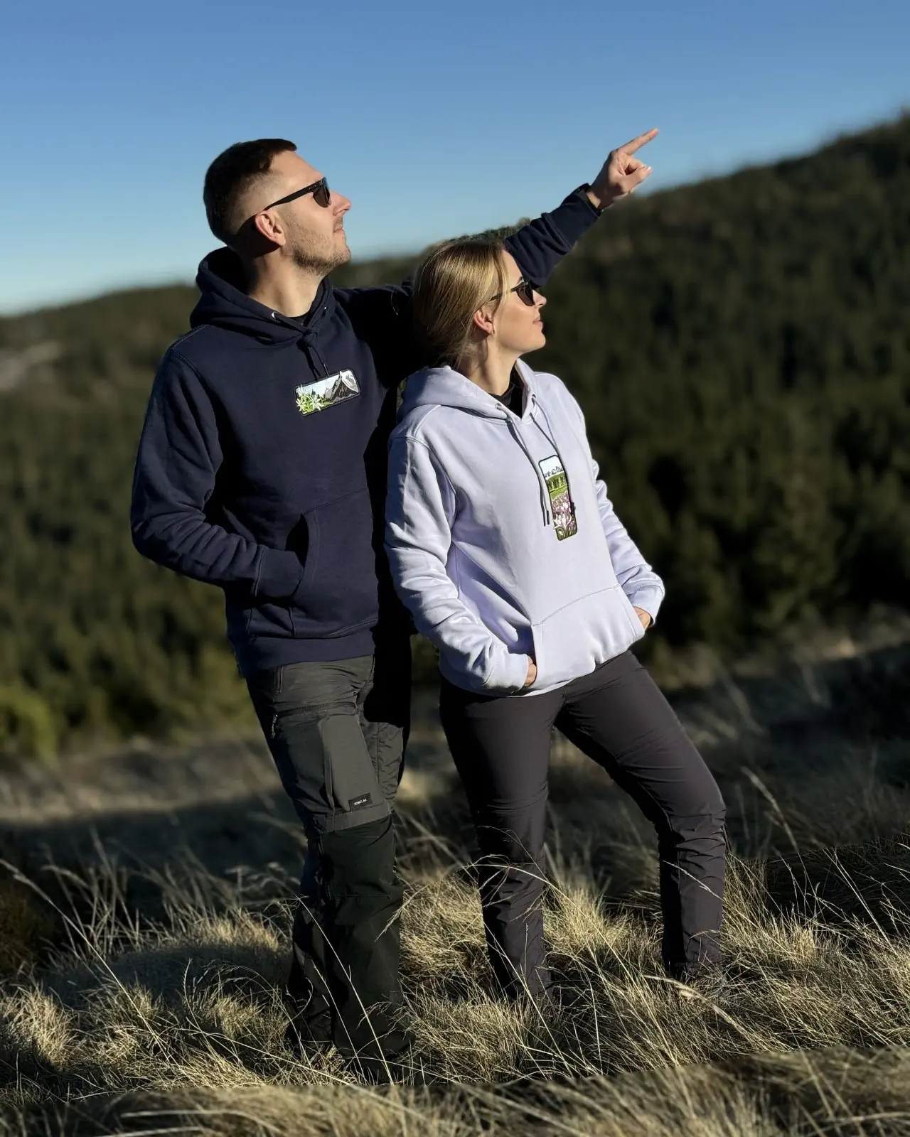 BLUZA Z KAPTUREM "KROKUSY"