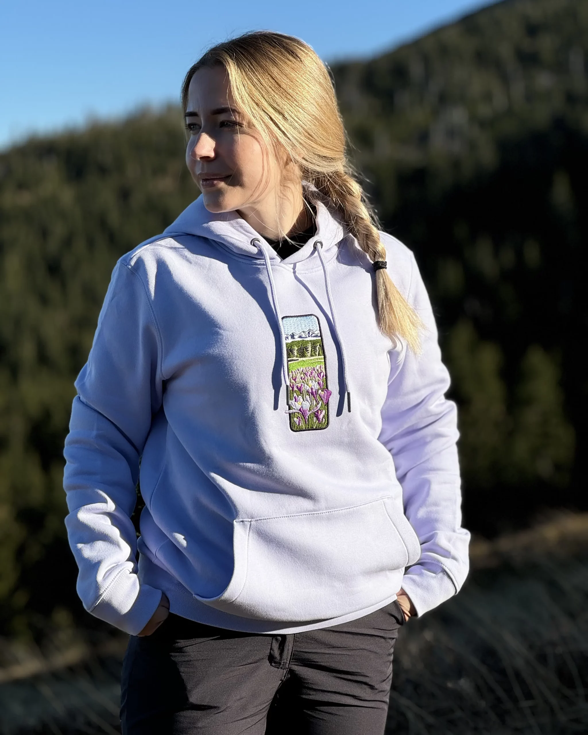 BLUZA Z KAPTUREM "KROKUSY"